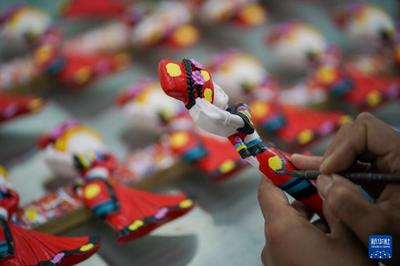 中國(guó)美網(wǎng)廣告設(shè)計(jì) 融合美學(xué)與現(xiàn)代營(yíng)銷的藝術(shù)