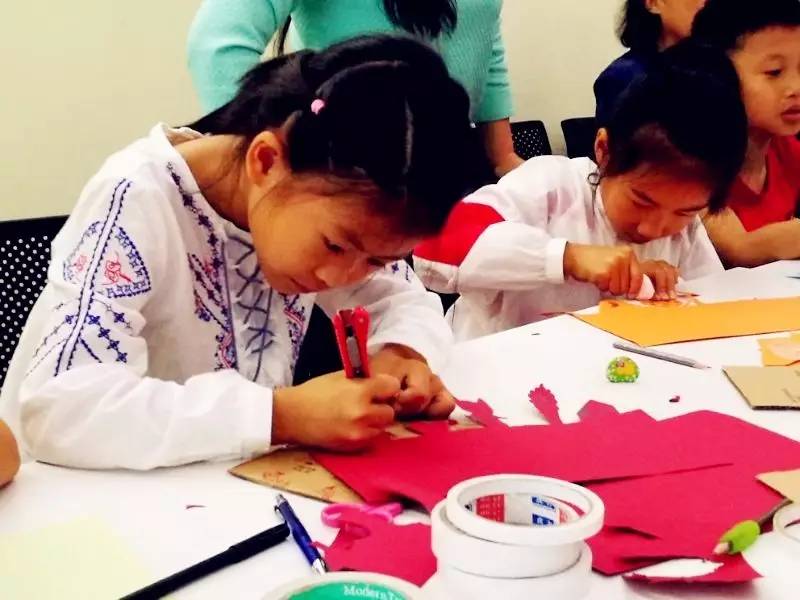 活力東升 | 光影紙雕燈制作驚艷社區(qū)青少年